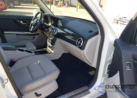 2015 Mercedes-Benz Glk 350 z USA, uszkodzony, nr VIN WDCGG5HB5FG383540